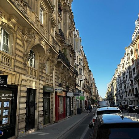 Love Wins Montmartre パリ エクステリア 写真