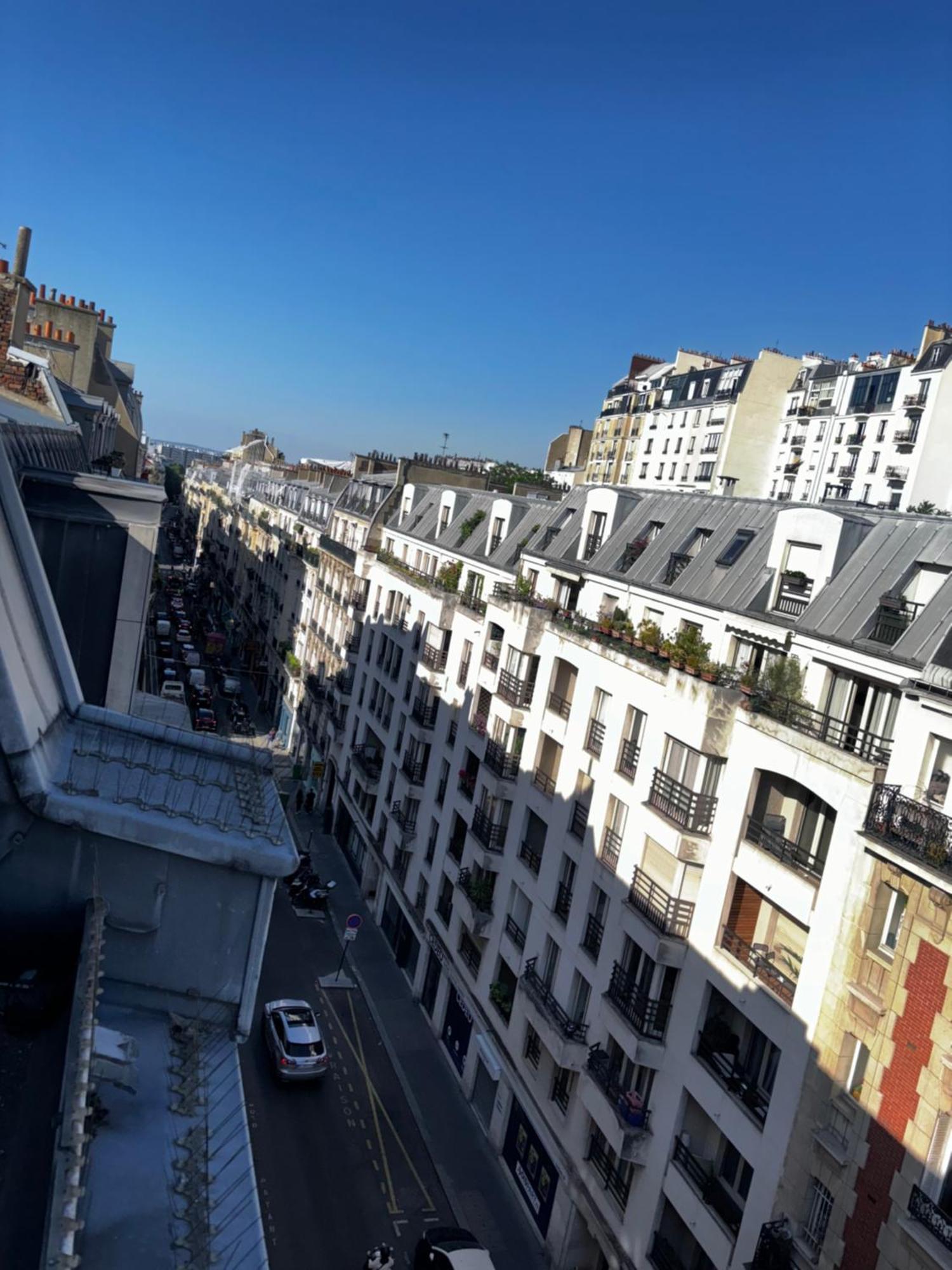 Love Wins Montmartre パリ エクステリア 写真